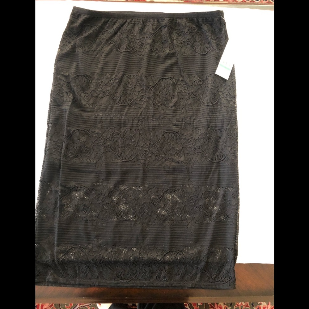 BRAND NEW WITH TAGS KENSIE LACE SKIRT